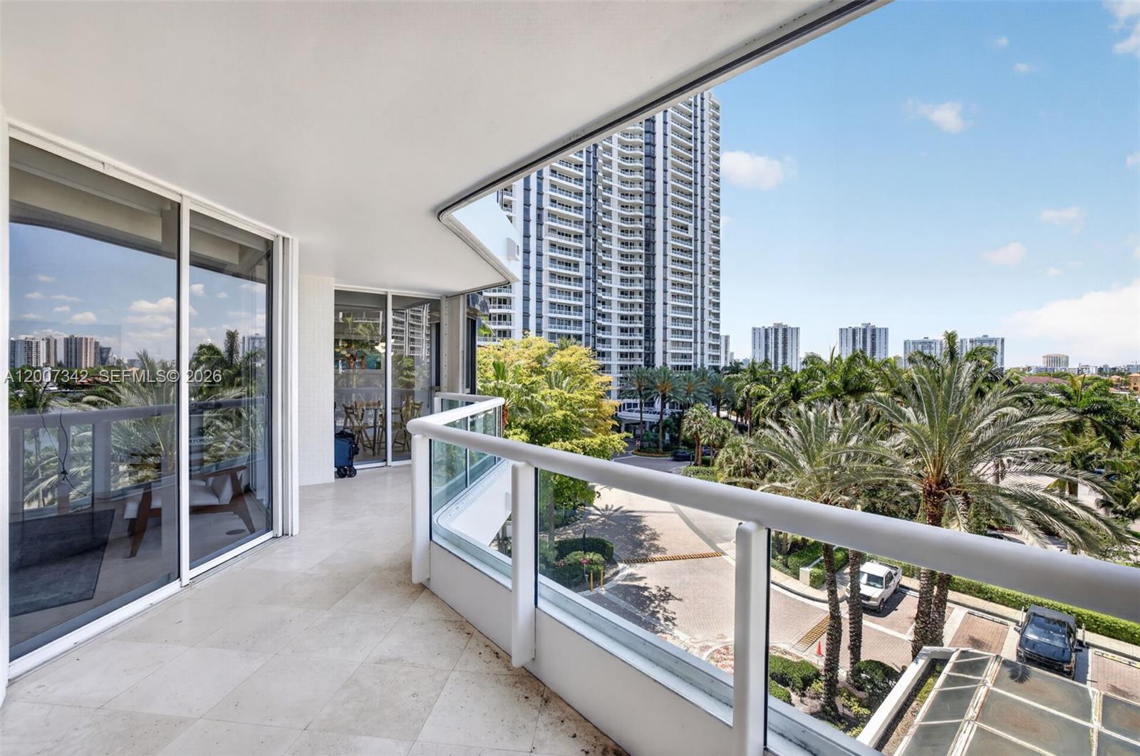 21205 Yacht Clb Dr #605 Aventura, FL 33180