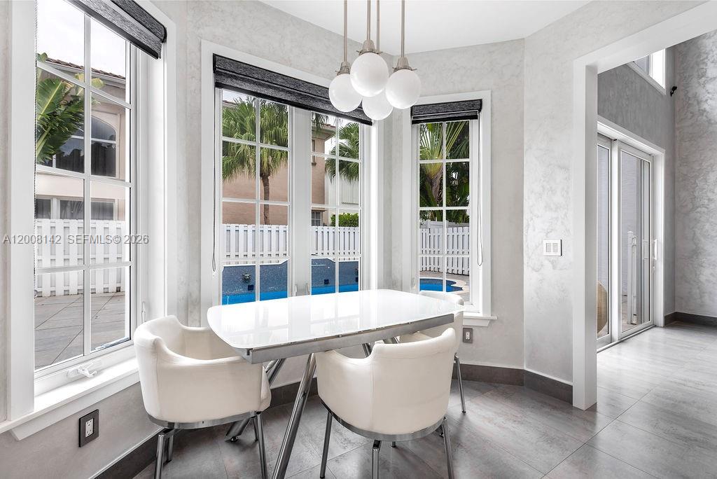 3949 194th Ln Sunny Isles Beach, FL 33160