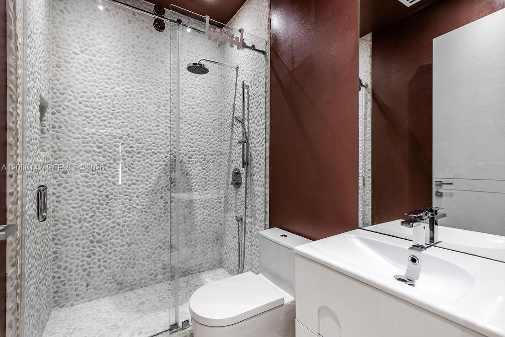 3949 194th Ln Sunny Isles Beach, FL 33160