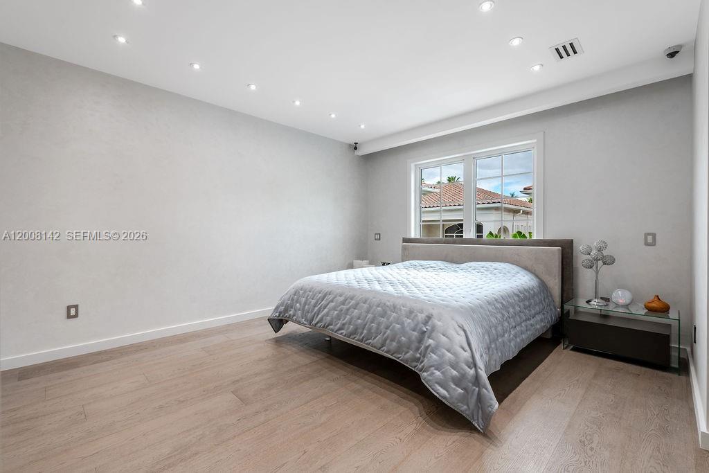 3949 194th Ln Sunny Isles Beach, FL 33160