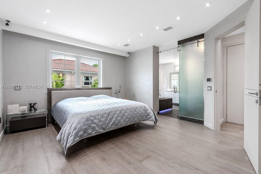 3949 194th Ln Sunny Isles Beach, FL 33160