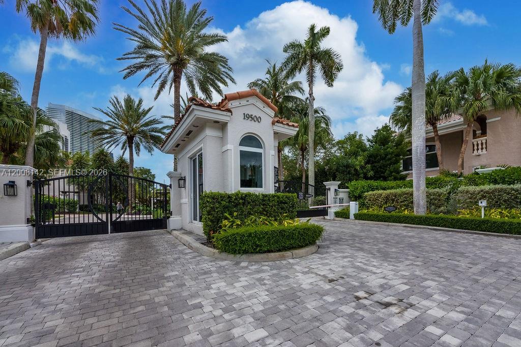 3949 194th Ln Sunny Isles Beach, FL 33160