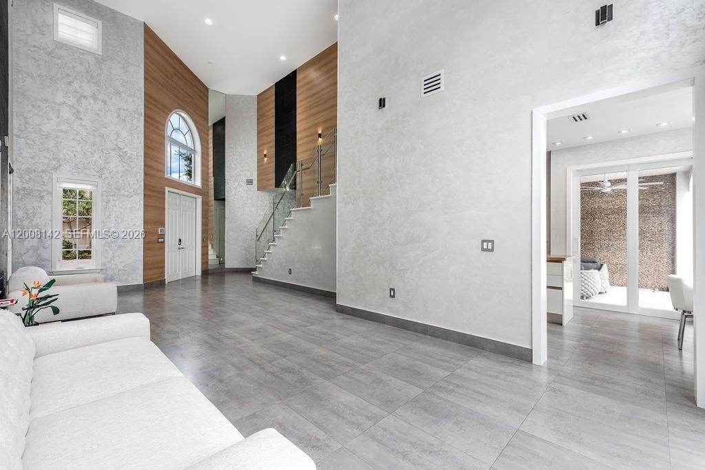 3949 194th Ln Sunny Isles Beach, FL 33160