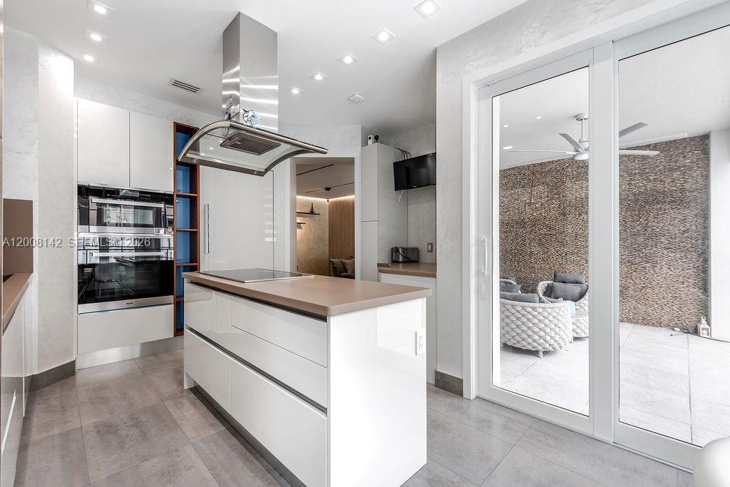 3949 194th Ln Sunny Isles Beach, FL 33160