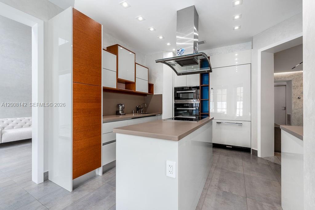 3949 194th Ln Sunny Isles Beach, FL 33160