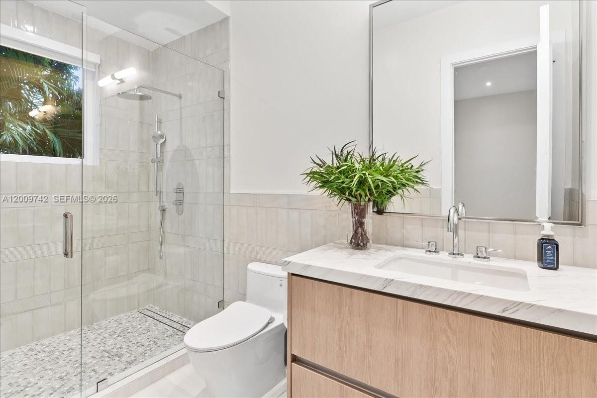 6080 SW 104th St Pinecrest, FL 33156