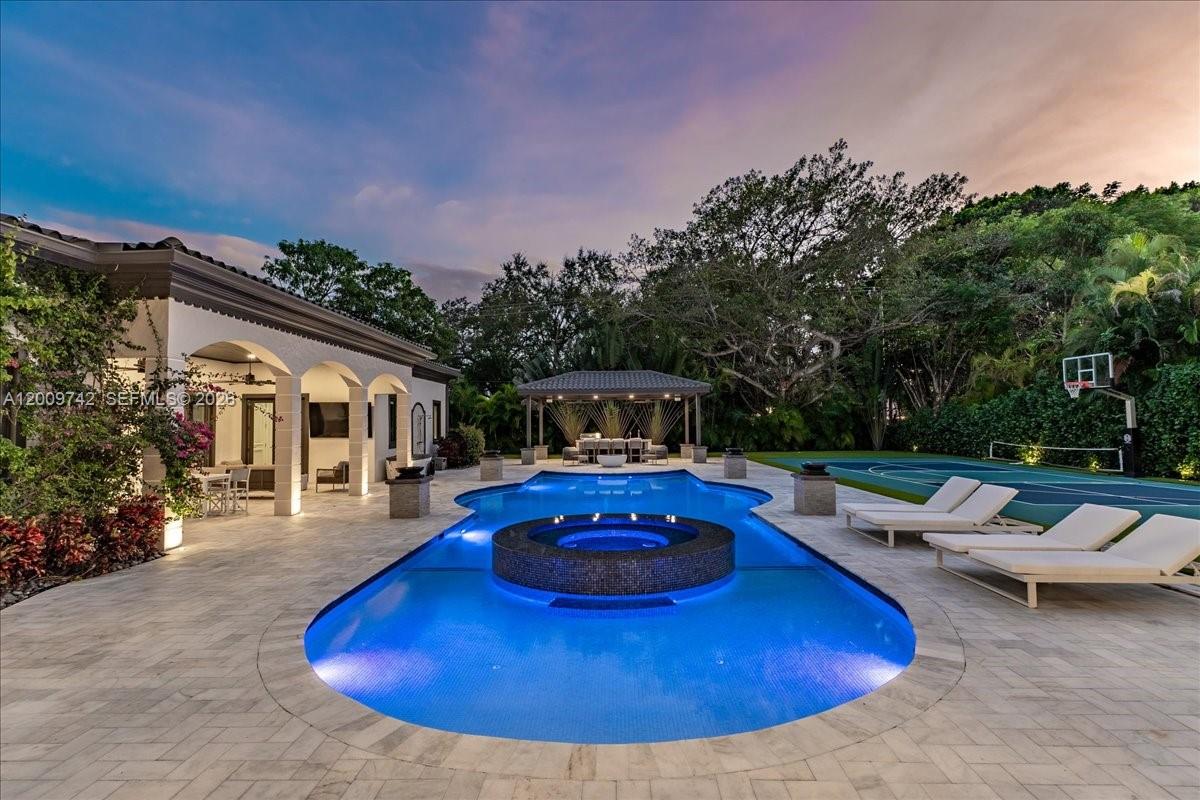 6080 SW 104th St Pinecrest, FL 33156