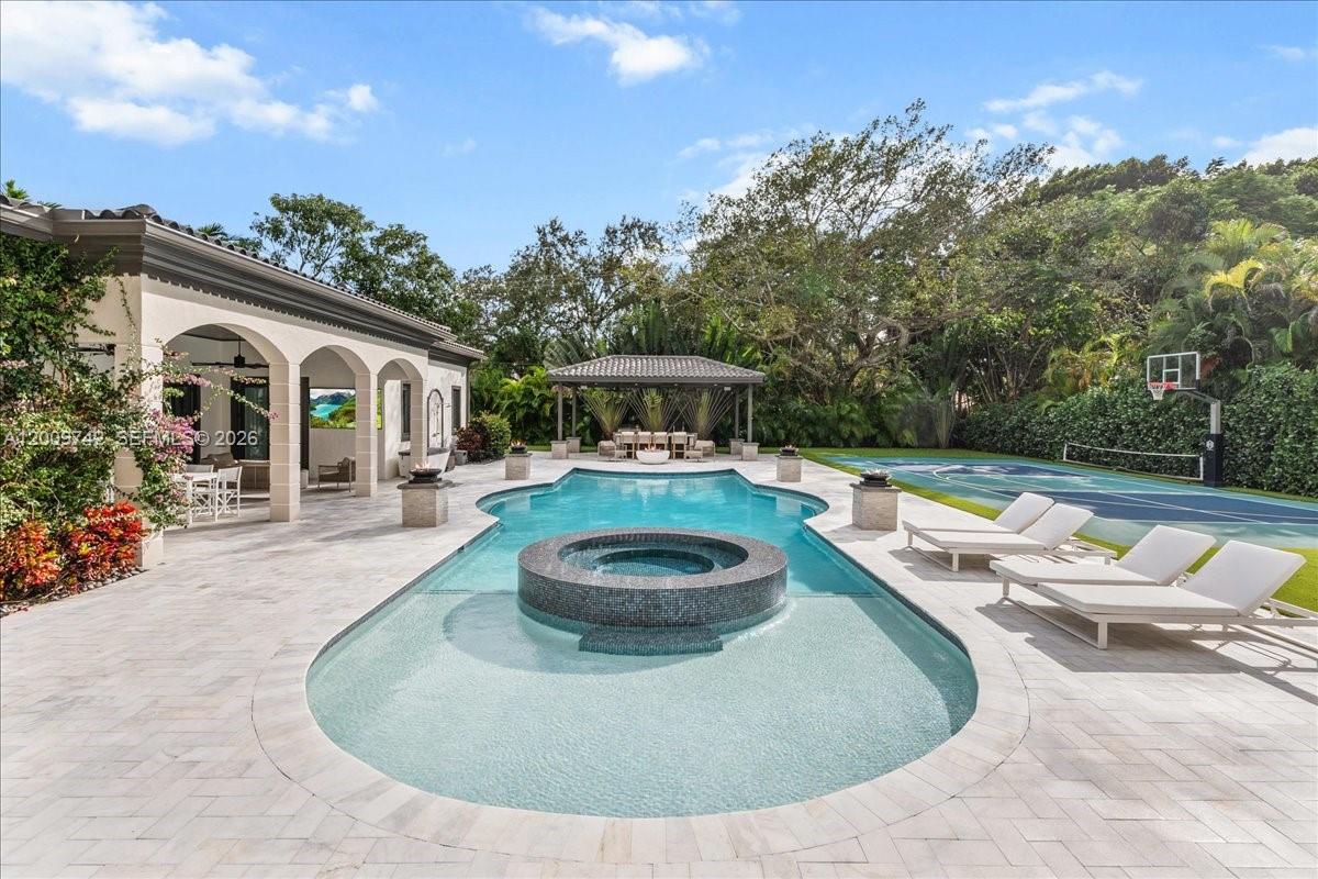 6080 SW 104th St Pinecrest, FL 33156