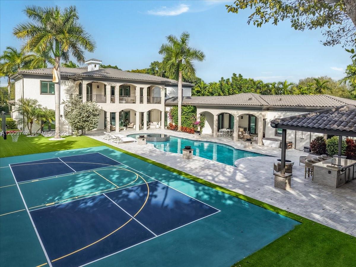 6080 SW 104th St Pinecrest, FL 33156