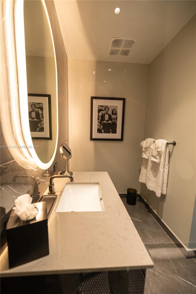 20 NE 11th St #5306 Miami, FL 33132