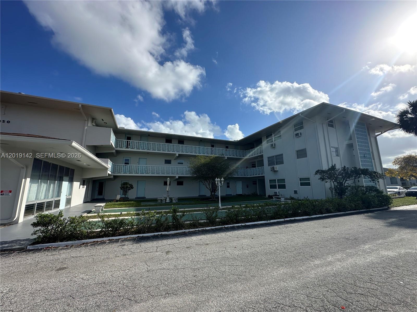 1050 E Sample Rd #208