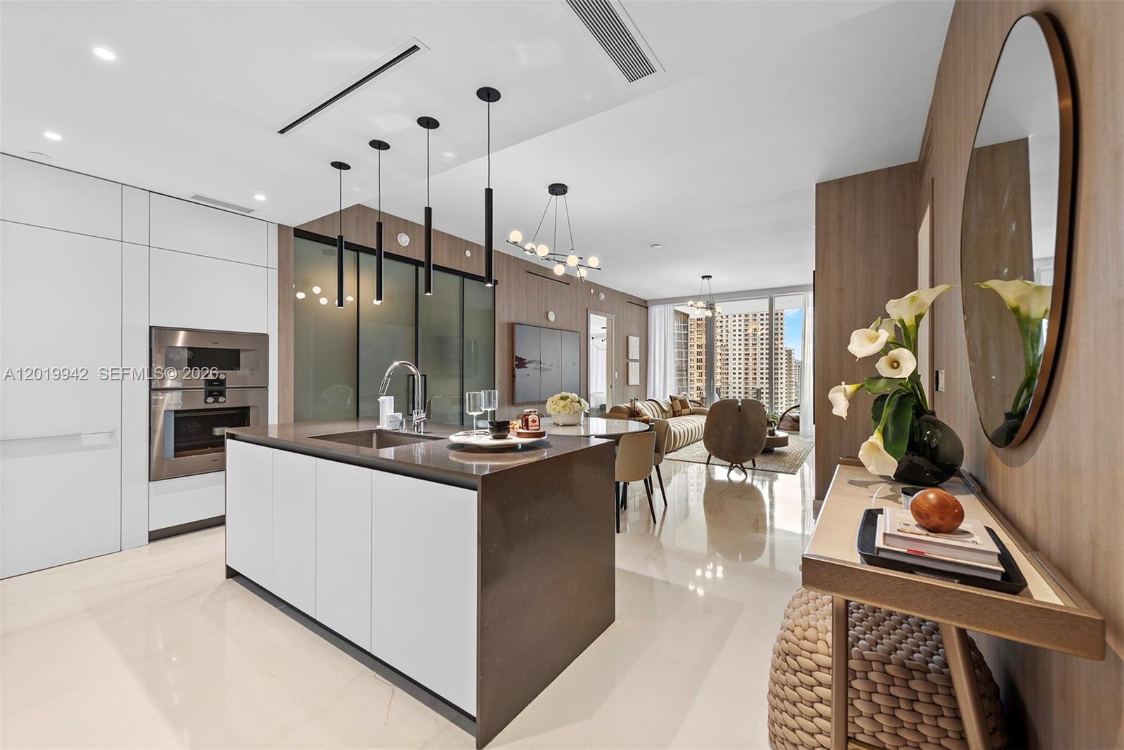 300 Biscayne Blvd Way #1605 Miami, FL 33131