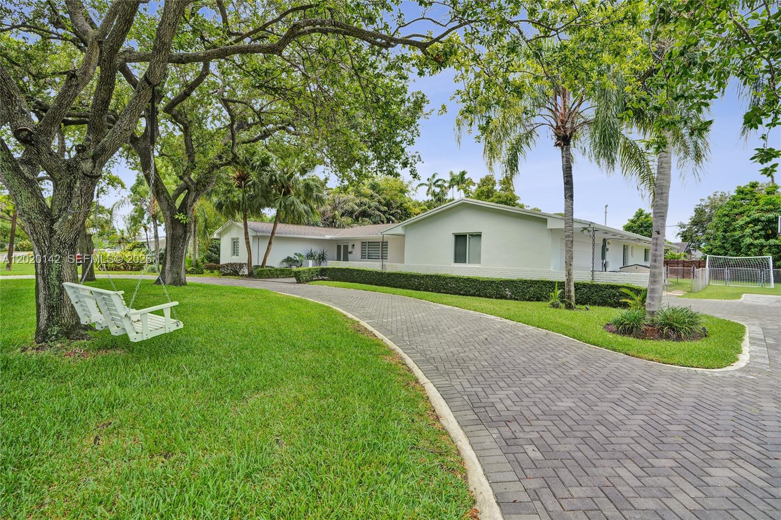 13820 SW 73rd Ave Palmetto Bay, FL 33158