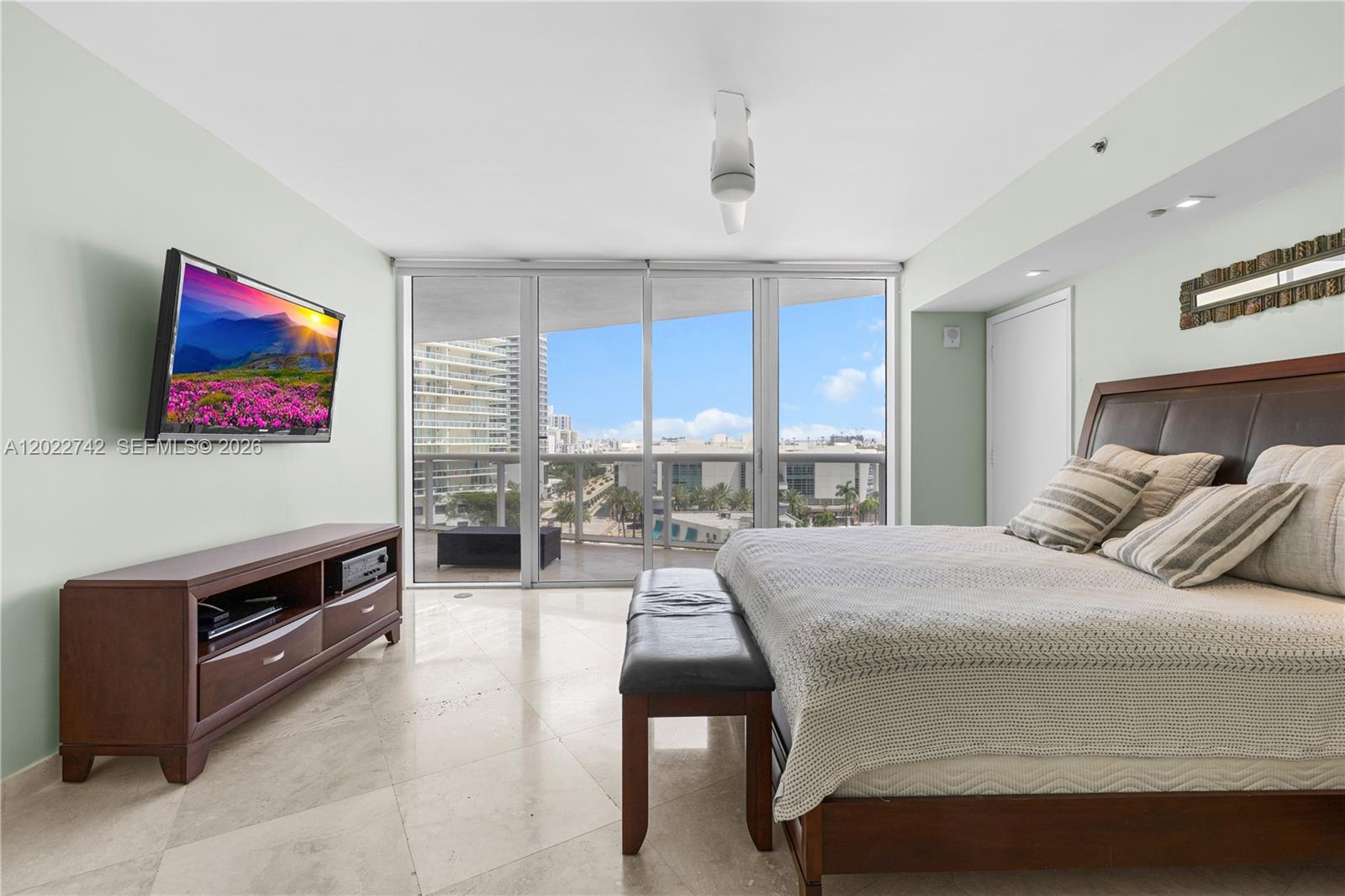 400 Alton Rd #907 Miami Beach, FL 33139