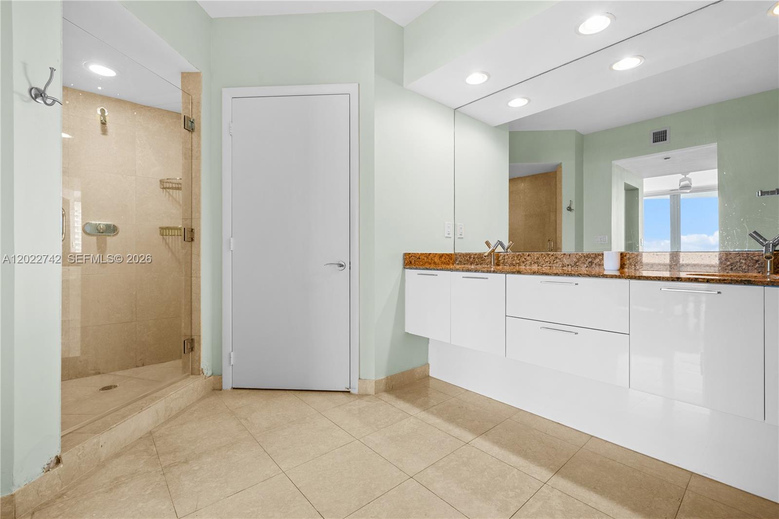 400 Alton Rd #907 Miami Beach, FL 33139