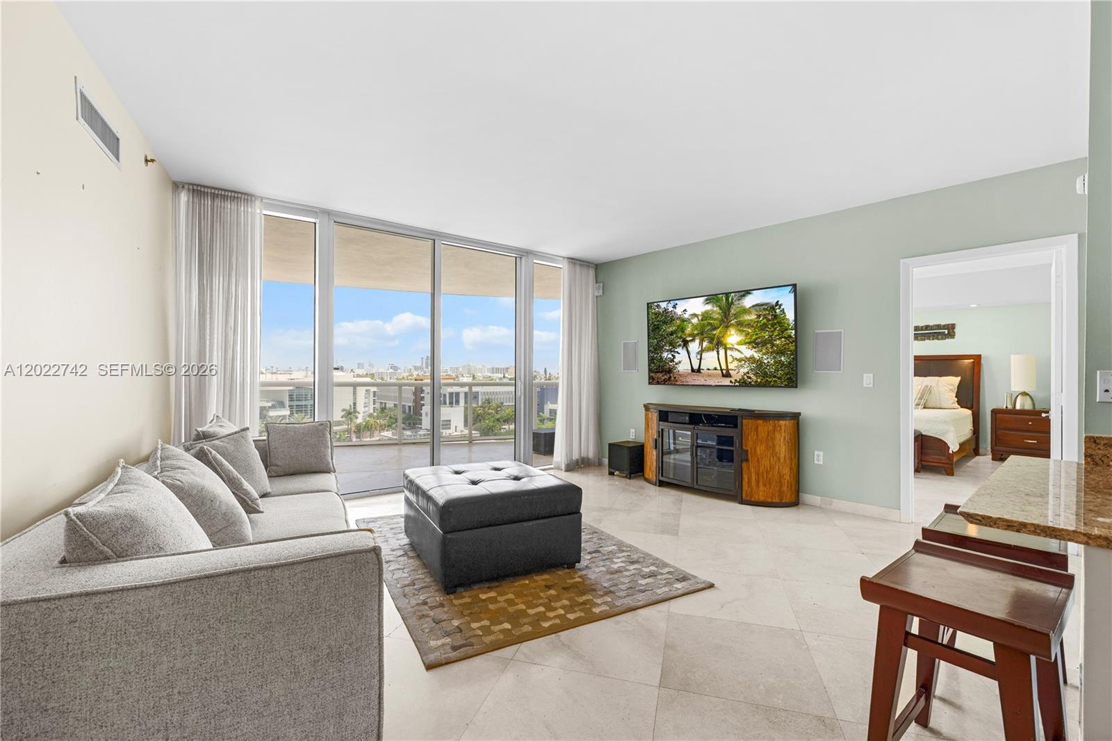 400 Alton Rd #907 Miami Beach, FL 33139