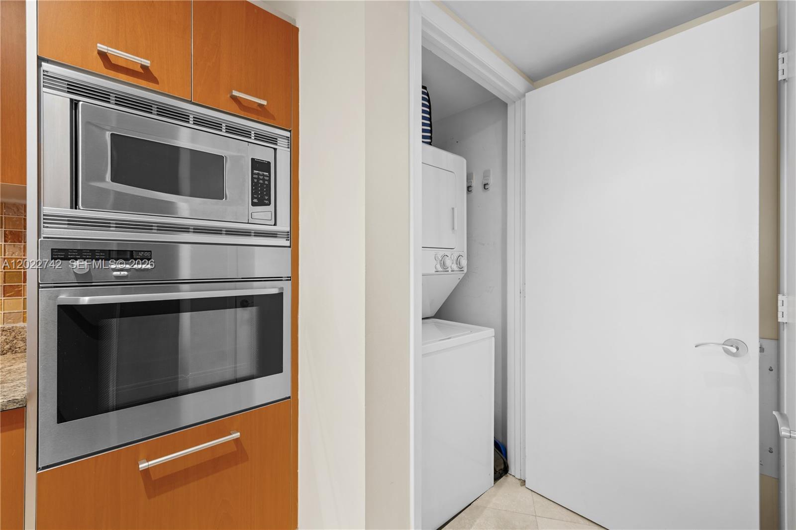 400 Alton Rd #907 Miami Beach, FL 33139