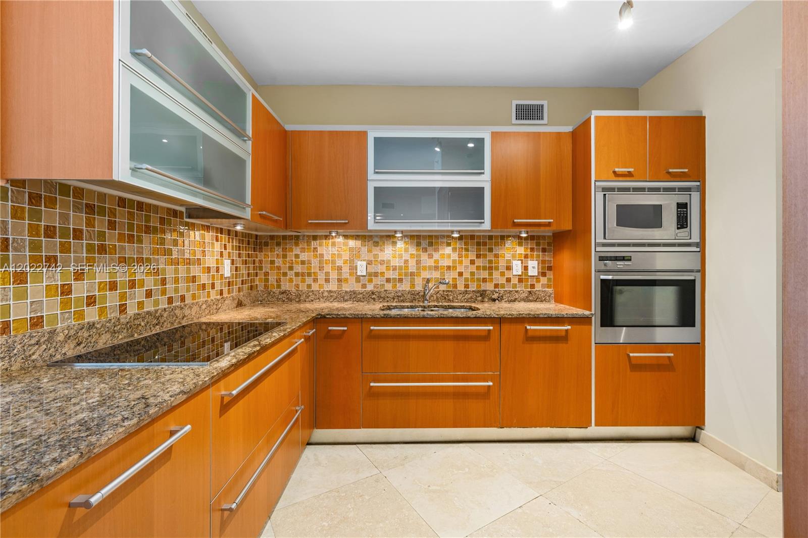 400 Alton Rd #907 Miami Beach, FL 33139