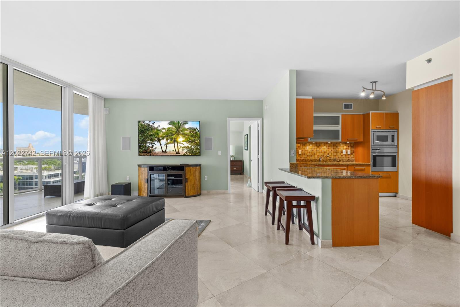 400 Alton Rd #907 Miami Beach, FL 33139