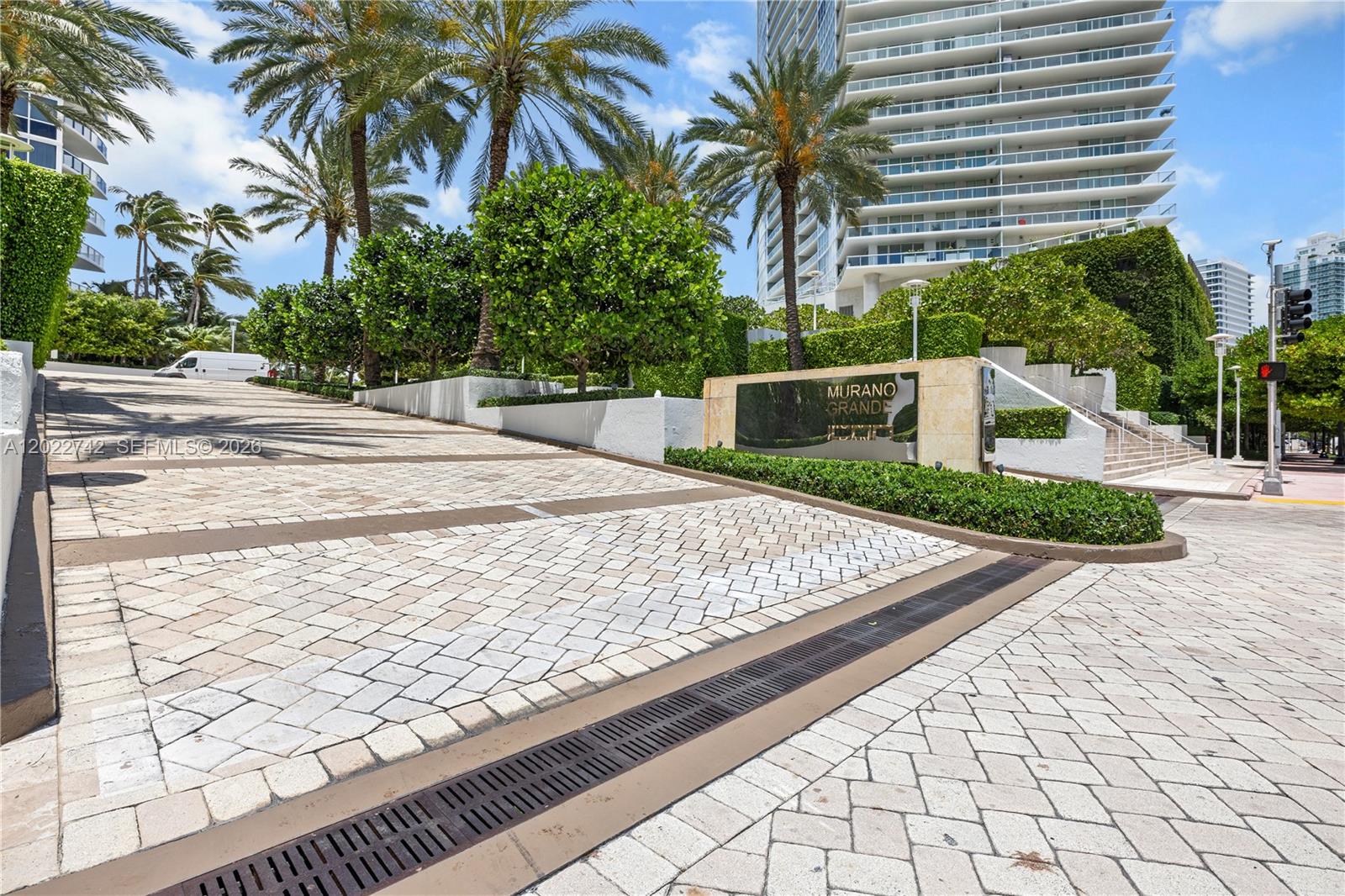 400 Alton Rd #907 Miami Beach, FL 33139