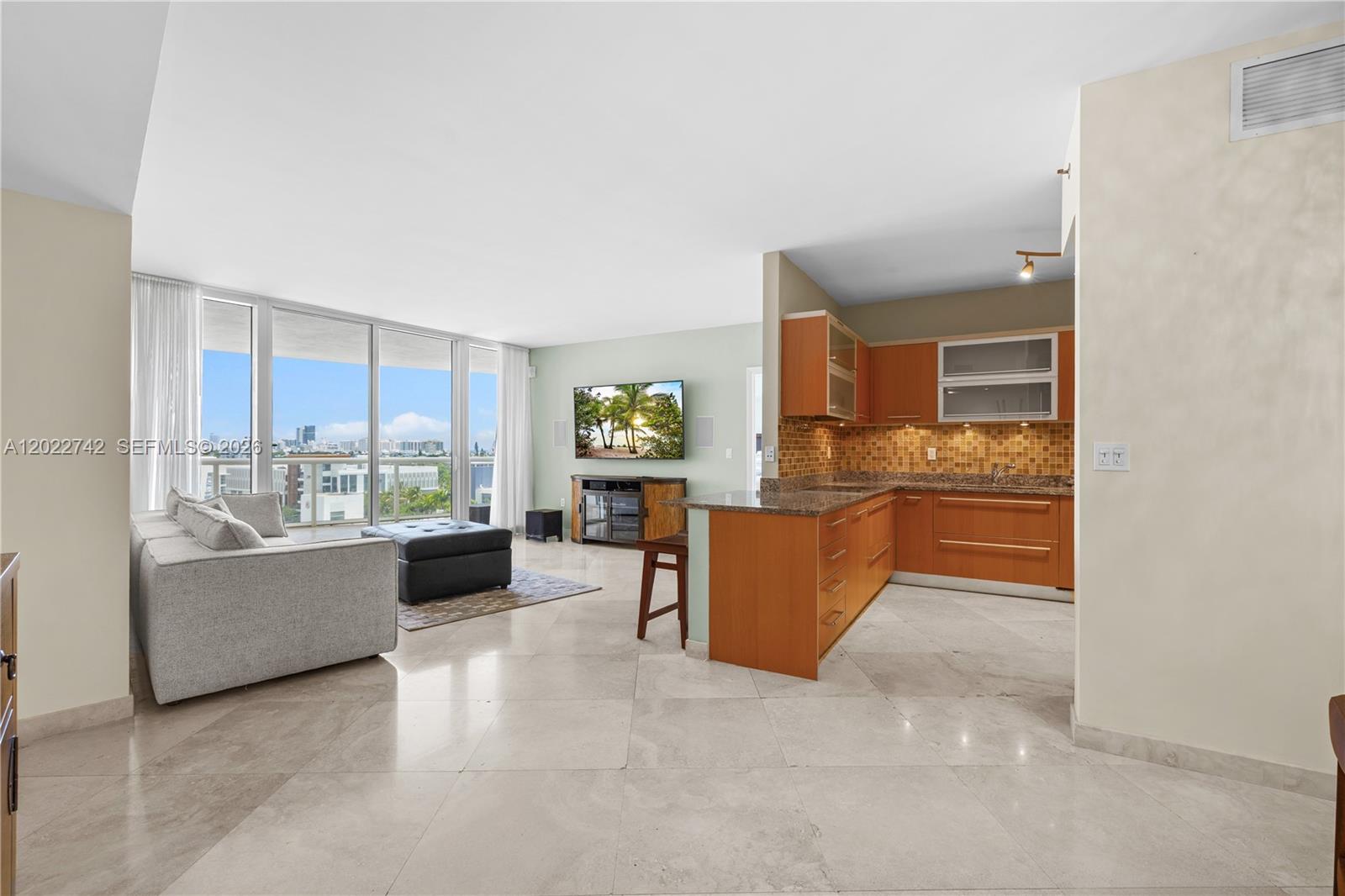 400 Alton Rd #907 Miami Beach, FL 33139