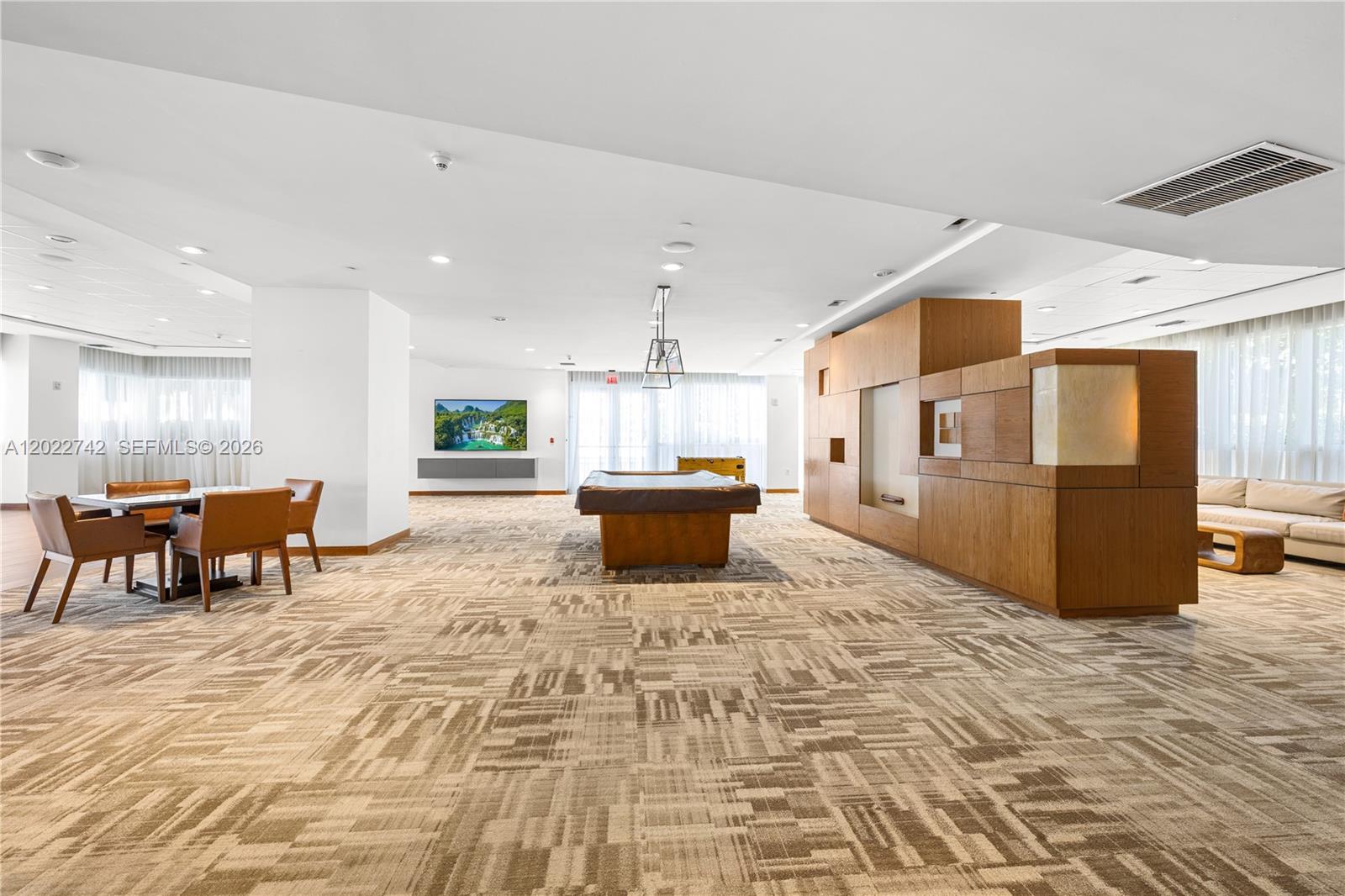 400 Alton Rd #907 Miami Beach, FL 33139
