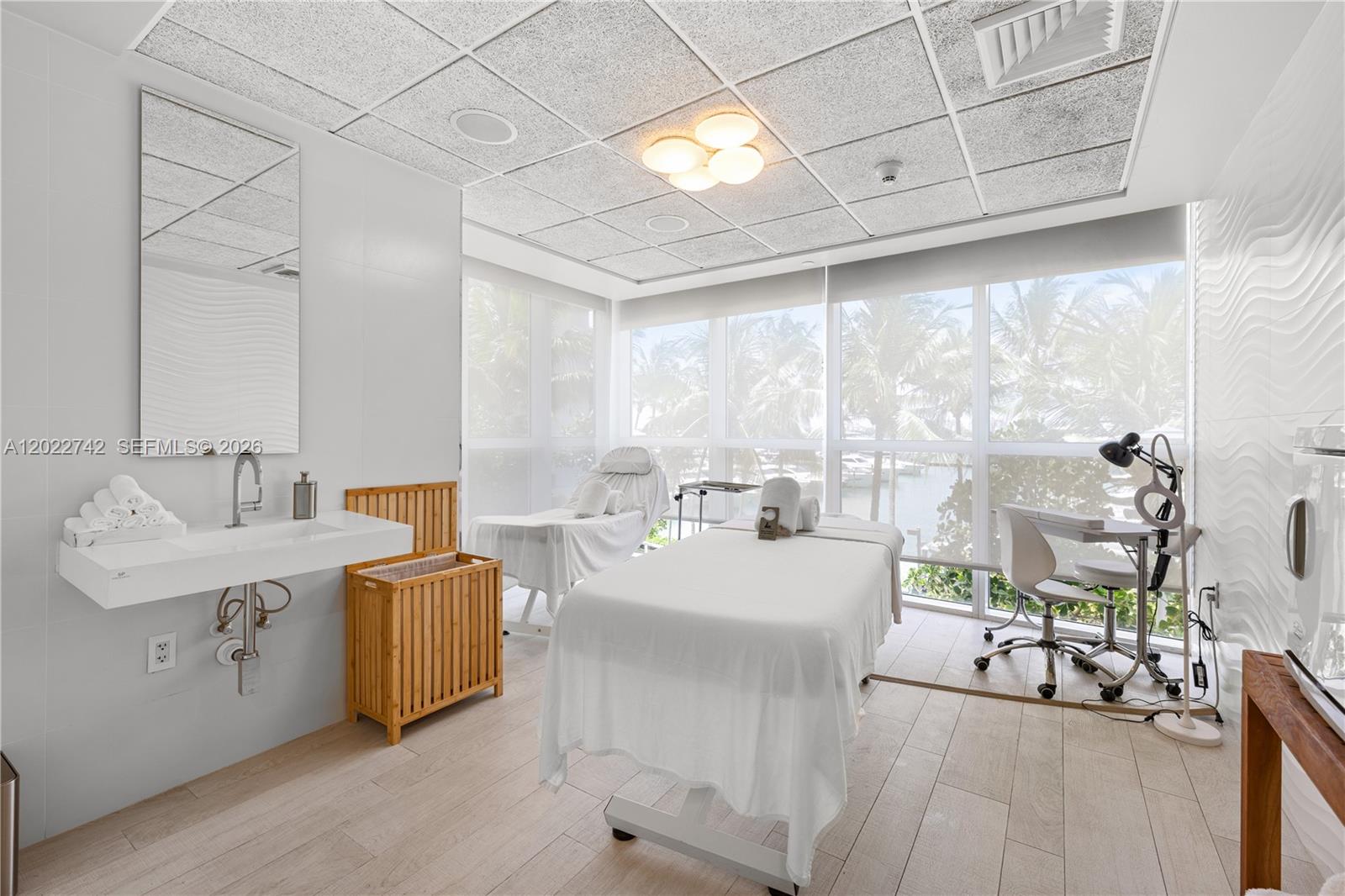 400 Alton Rd #907 Miami Beach, FL 33139