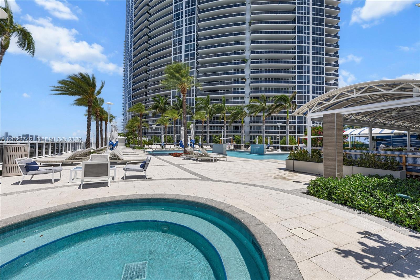 400 Alton Rd #907 Miami Beach, FL 33139