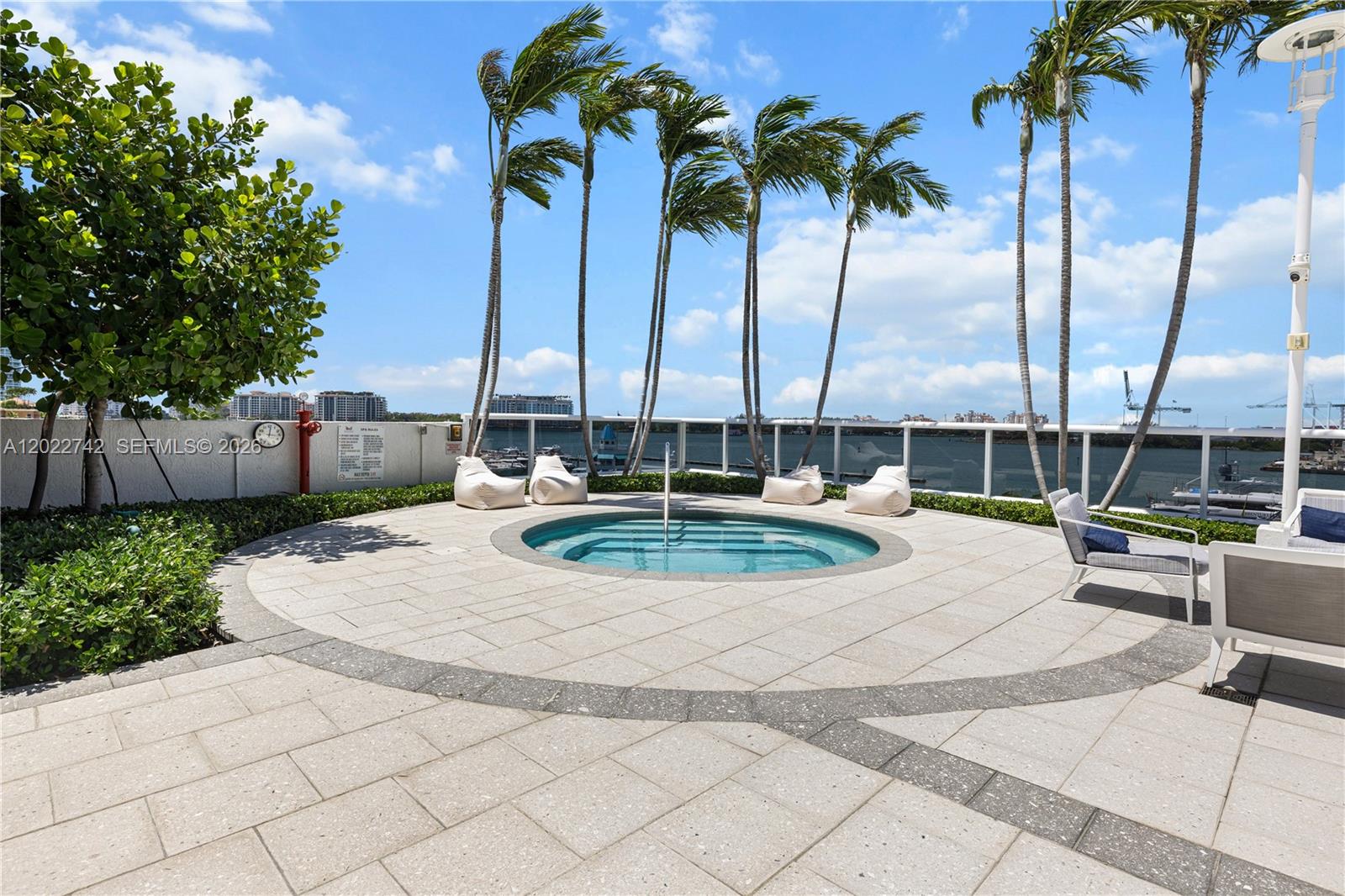 400 Alton Rd #907 Miami Beach, FL 33139