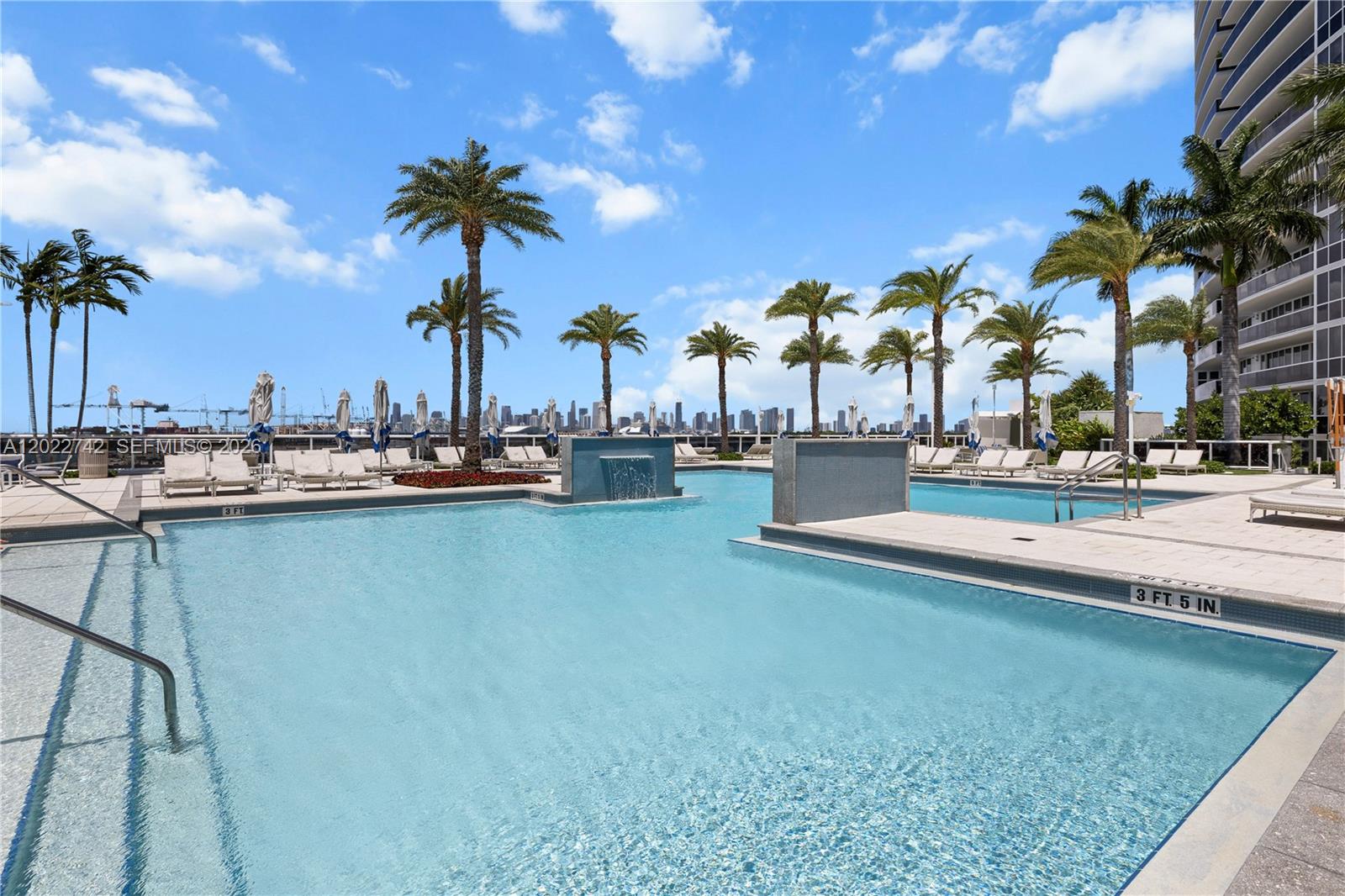 400 Alton Rd #907 Miami Beach, FL 33139
