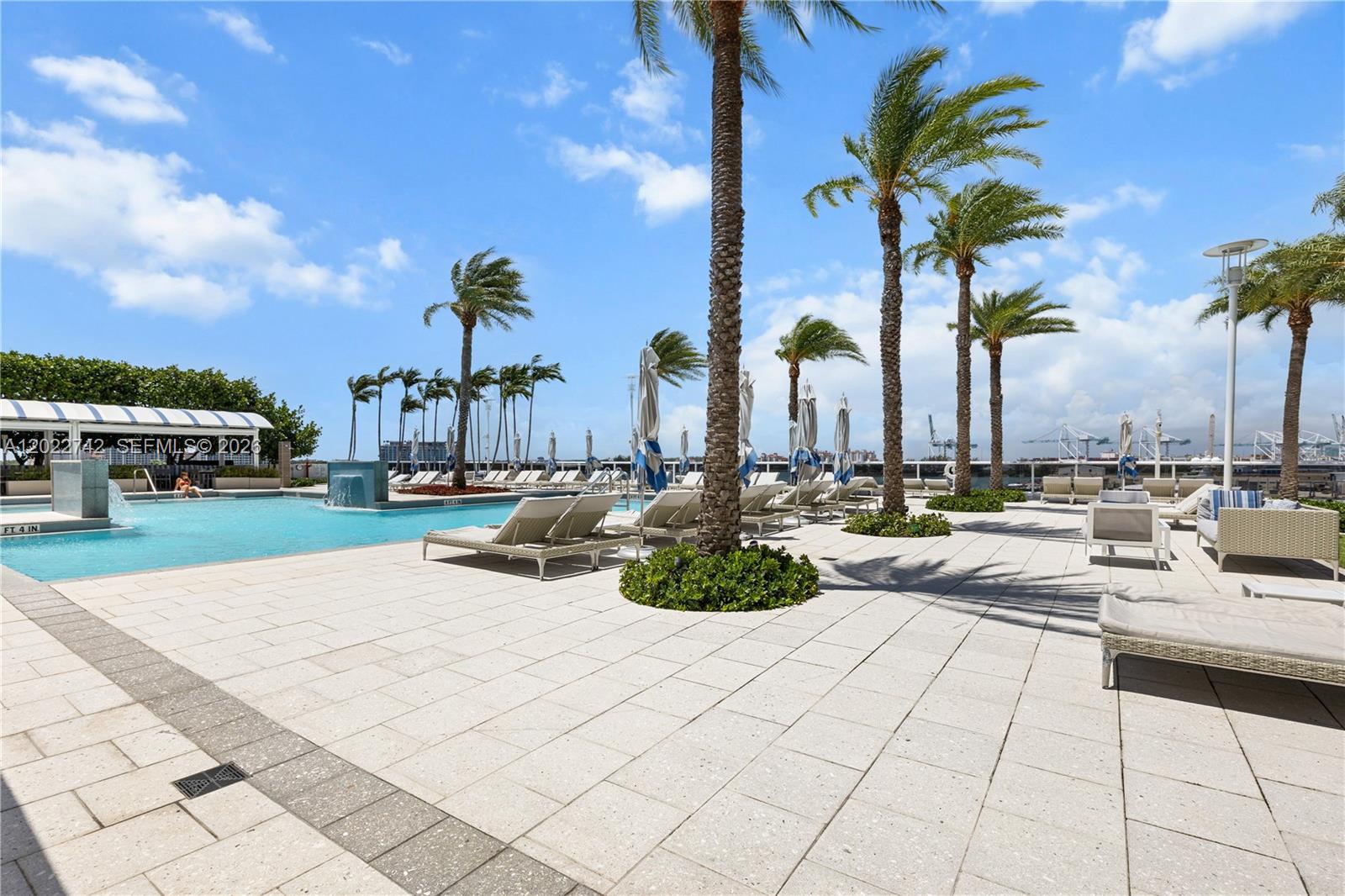 400 Alton Rd #907 Miami Beach, FL 33139