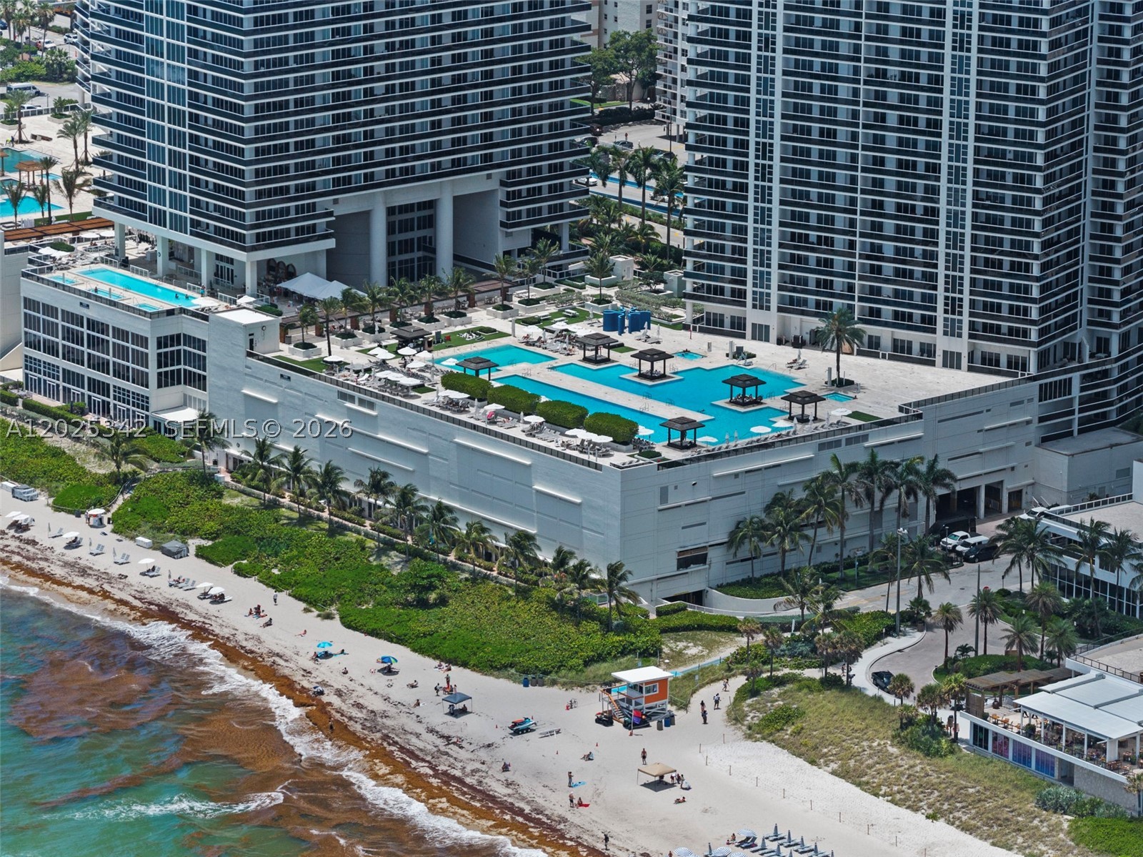 image Beach Club 324