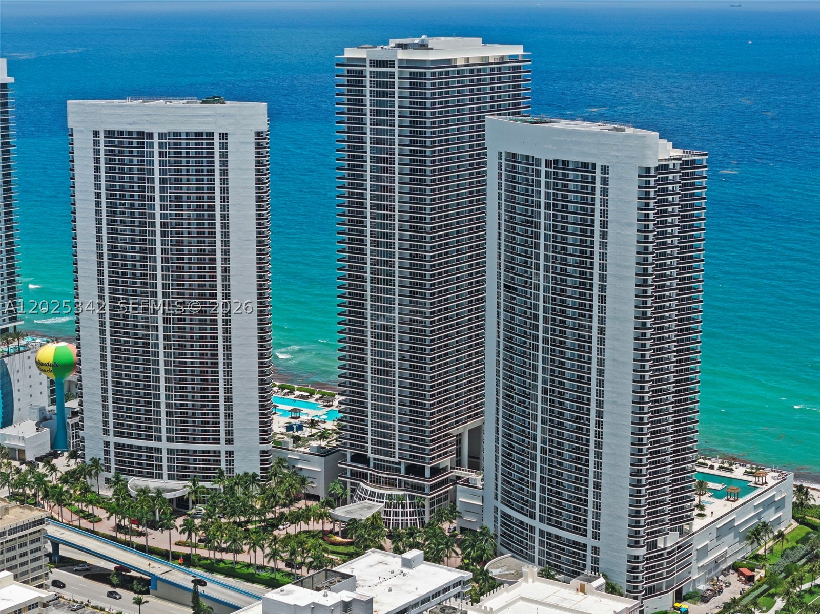 image Beach Club 325
