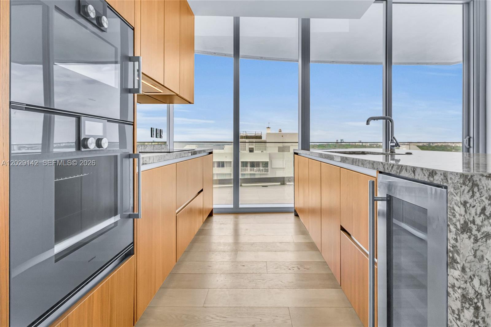 175 SE 25th #1103 Miami, FL 33129