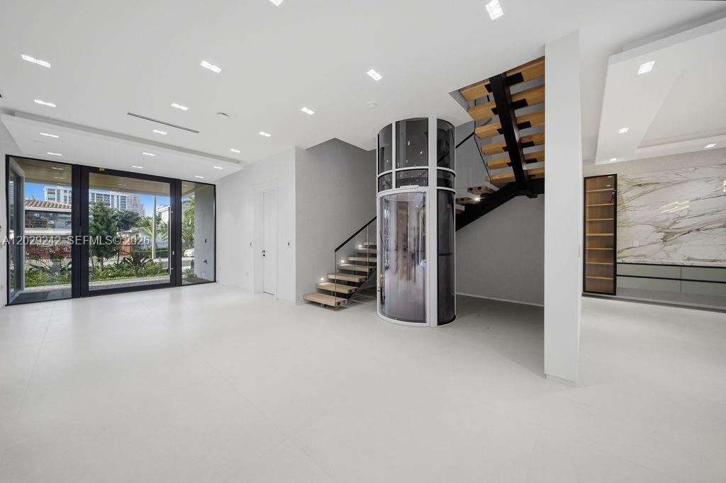 3318 NE 16th Pl Fort Lauderdale, FL 33305