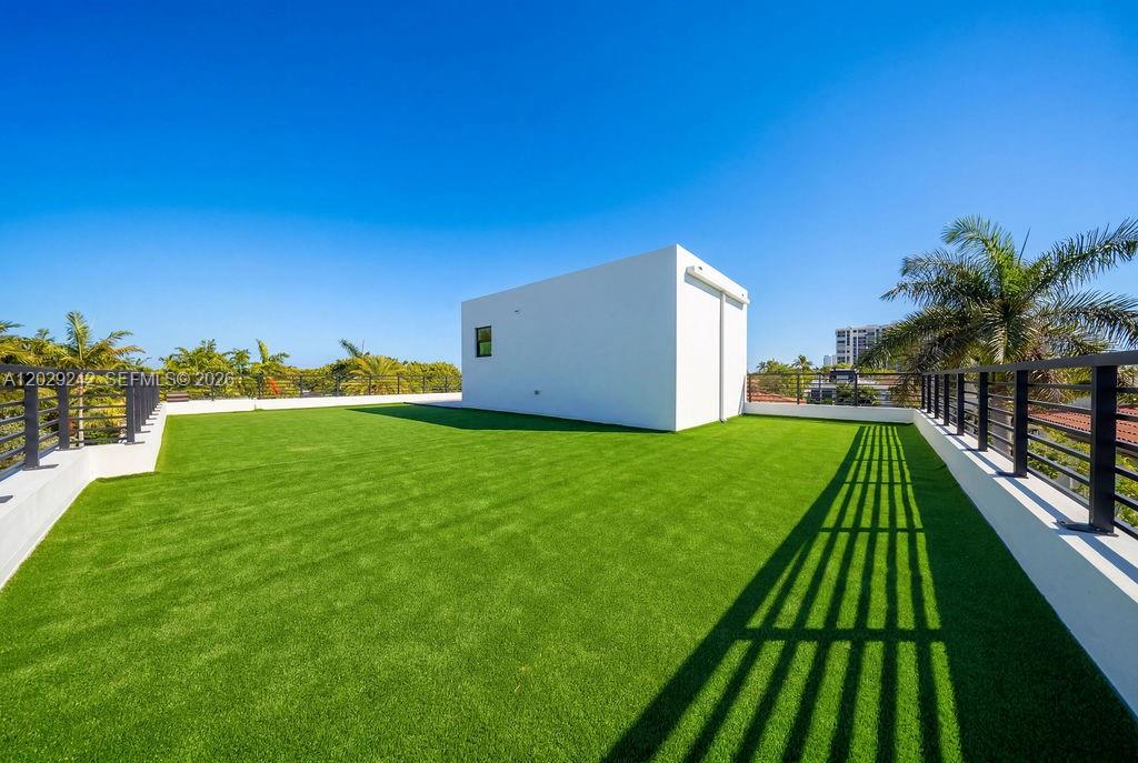 3318 NE 16th Pl Fort Lauderdale, FL 33305