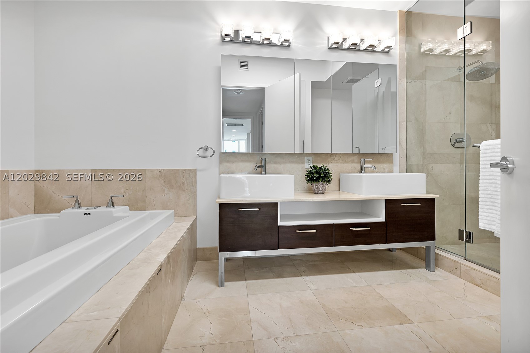 image Emerald at Brickell16