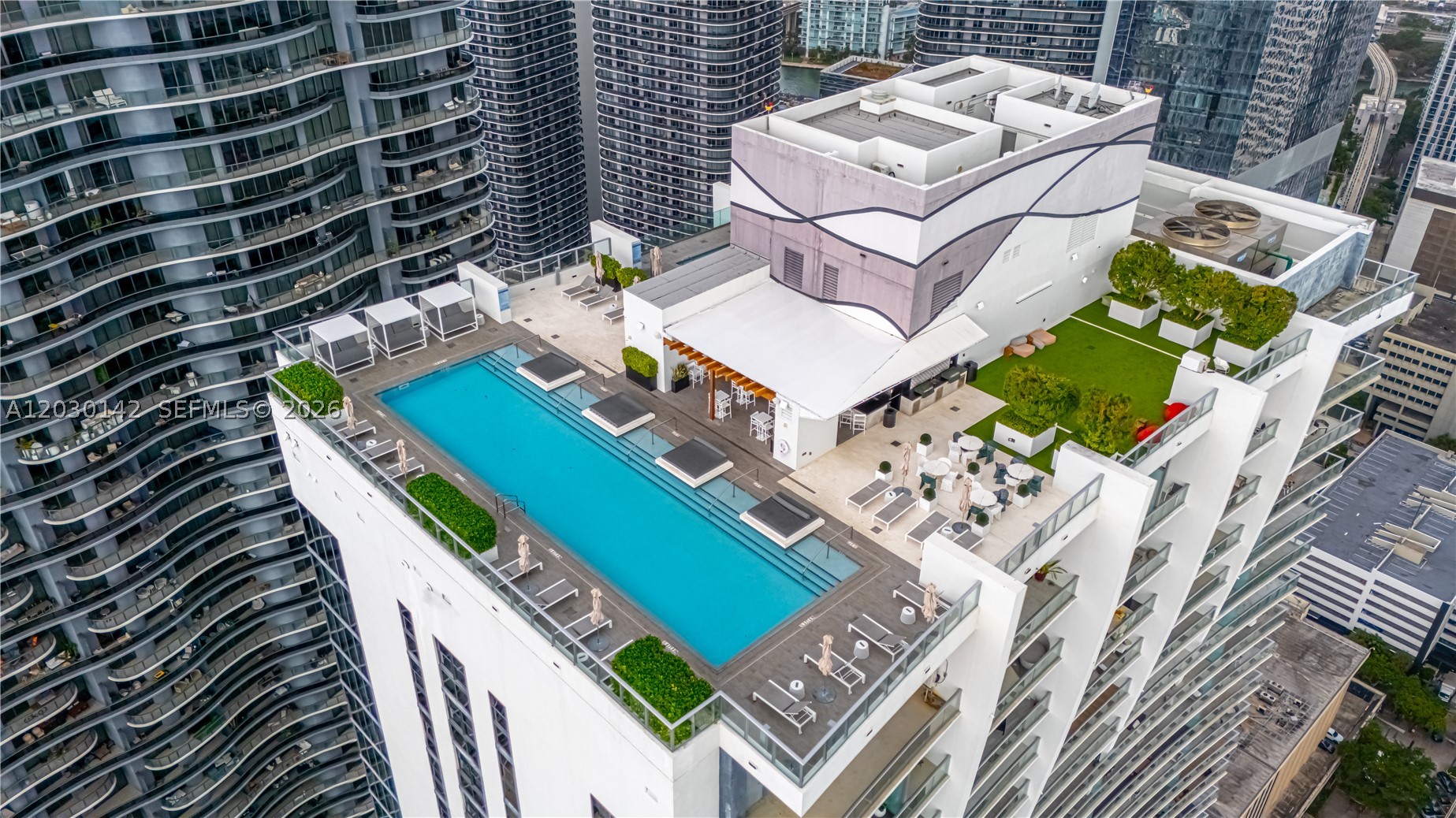 1010 Brickell Ave #2905 Miami, FL 33131
