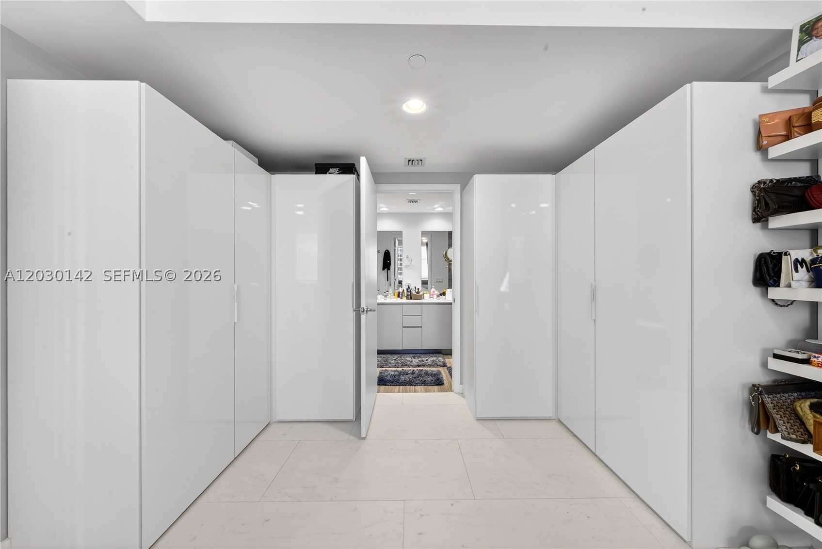 1010 Brickell Ave #2905 Miami, FL 33131
