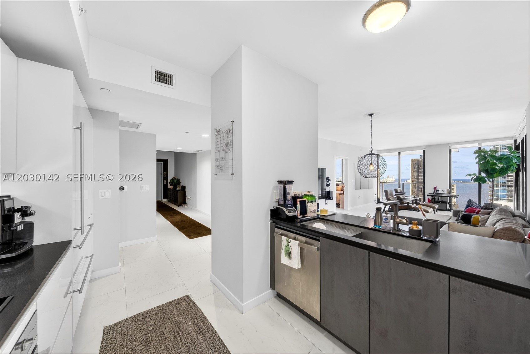 1010 Brickell Ave #2905 Miami, FL 33131