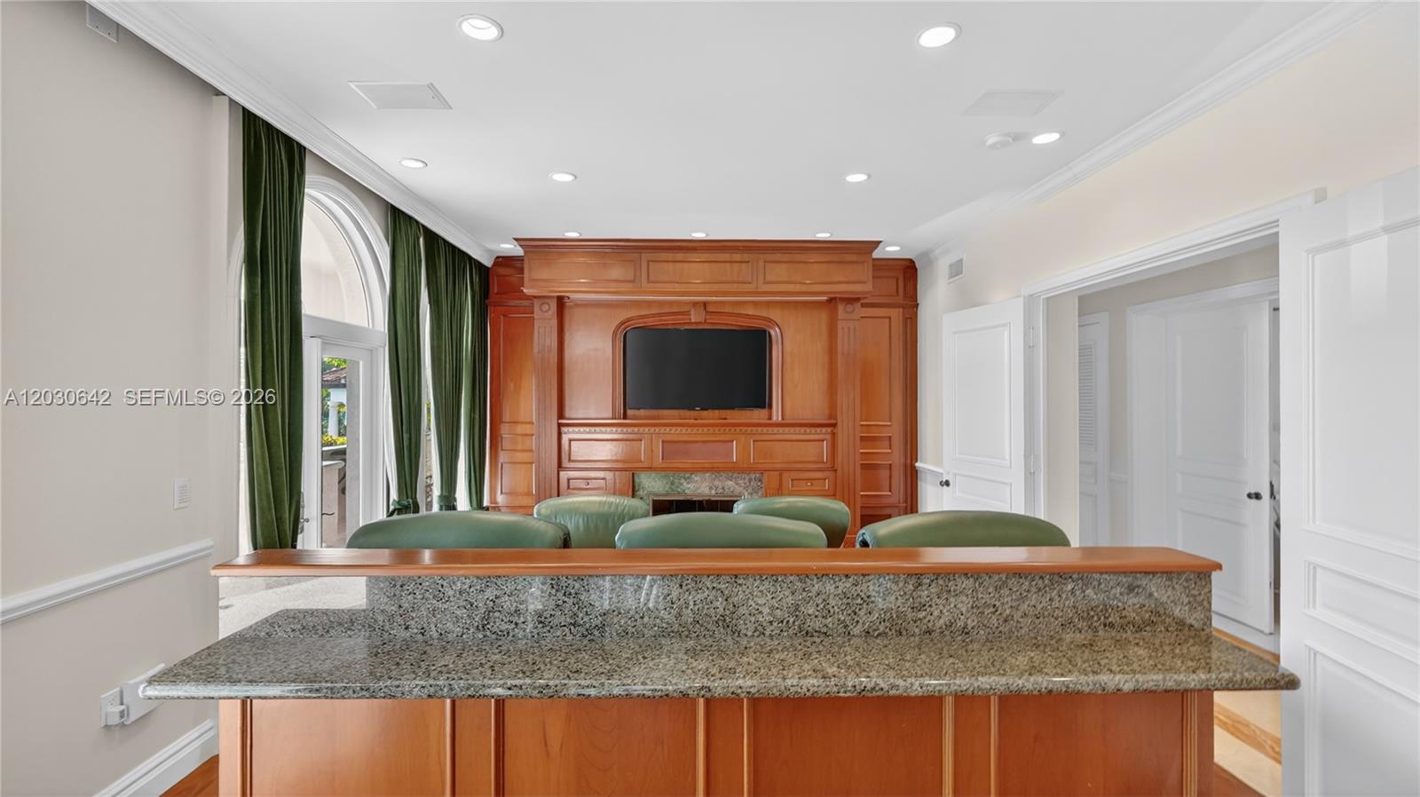 260 Cape Florida Dr Key Biscayne, FL 33149
