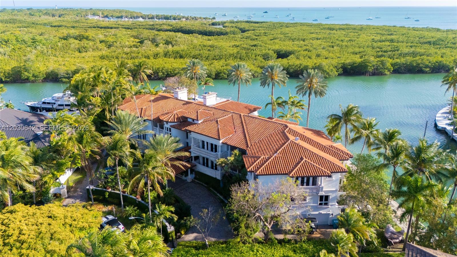 260 Cape Florida Dr Key Biscayne, FL 33149