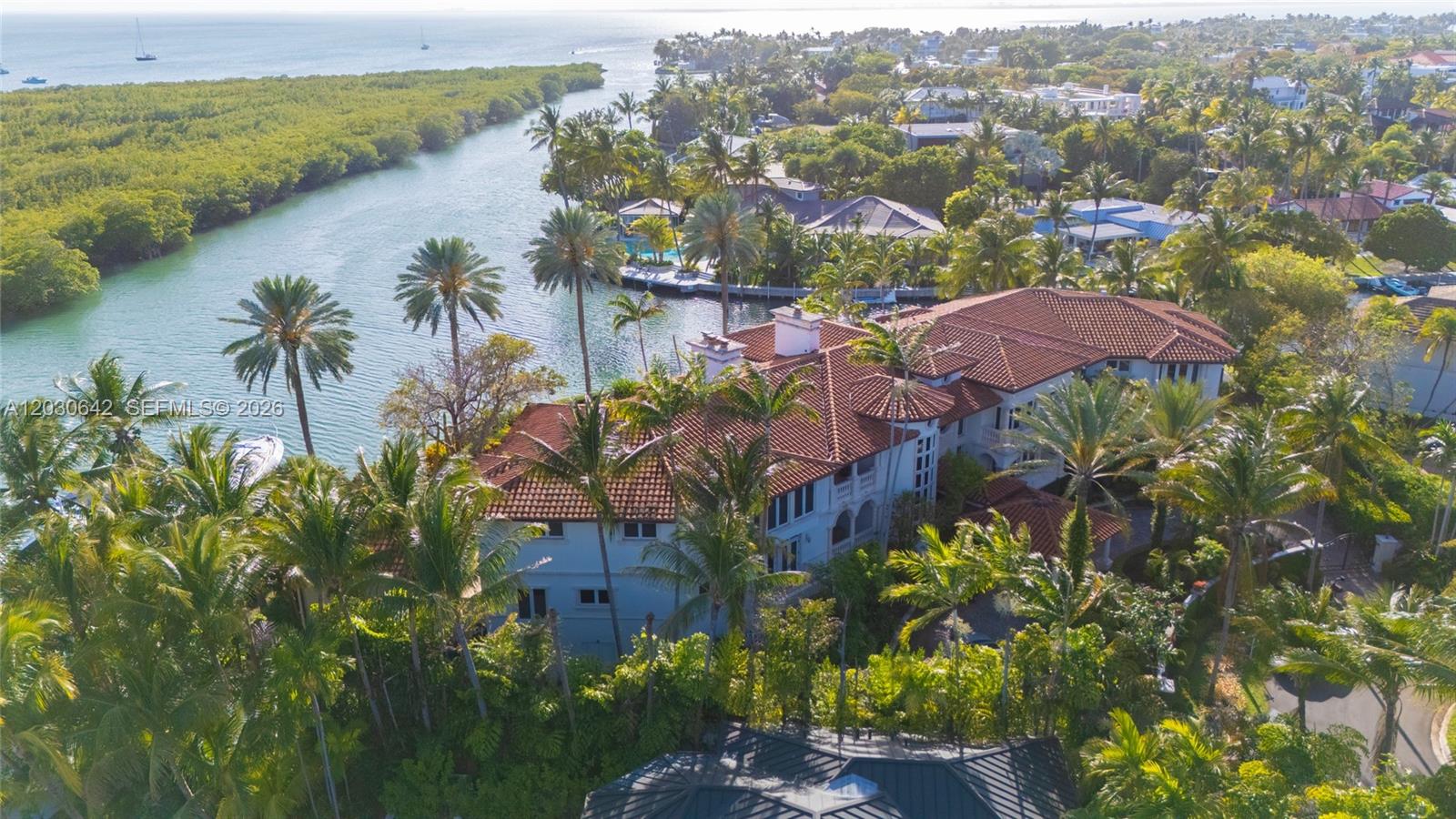 260 Cape Florida Dr Key Biscayne, FL 33149