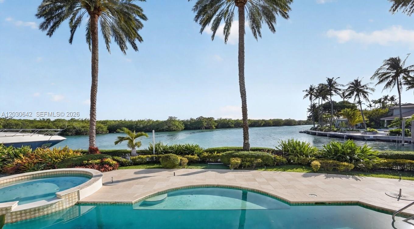 260 Cape Florida Dr Key Biscayne, FL 33149