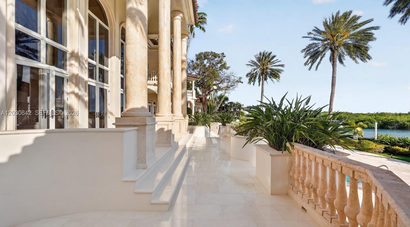 260 Cape Florida Dr Key Biscayne, FL 33149