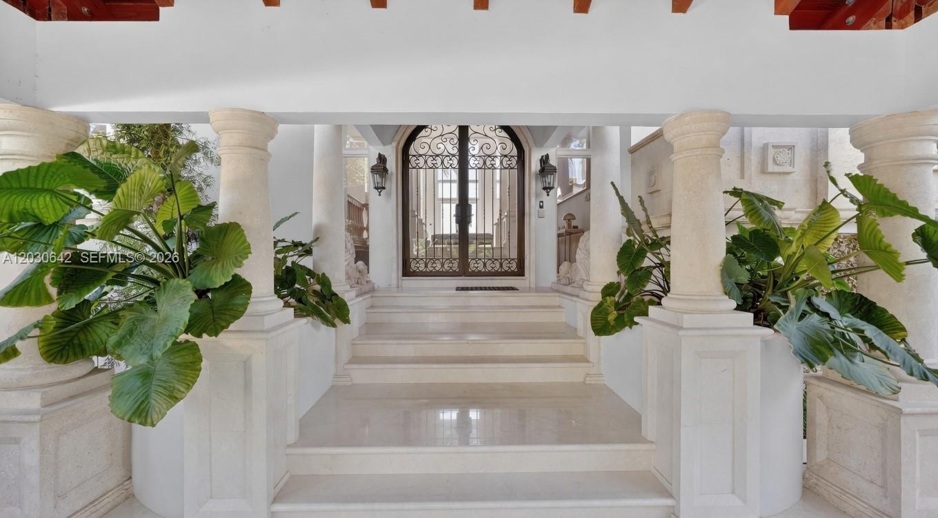 260 Cape Florida Dr Key Biscayne, FL 33149
