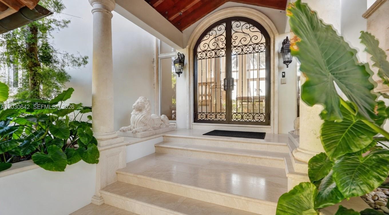 260 Cape Florida Dr Key Biscayne, FL 33149