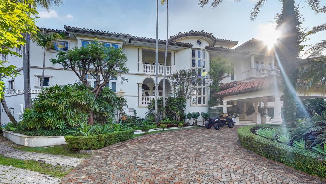 260 Cape Florida Dr Key Biscayne, FL 33149