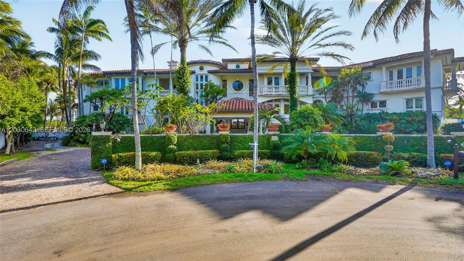 260 Cape Florida Dr Key Biscayne, FL 33149