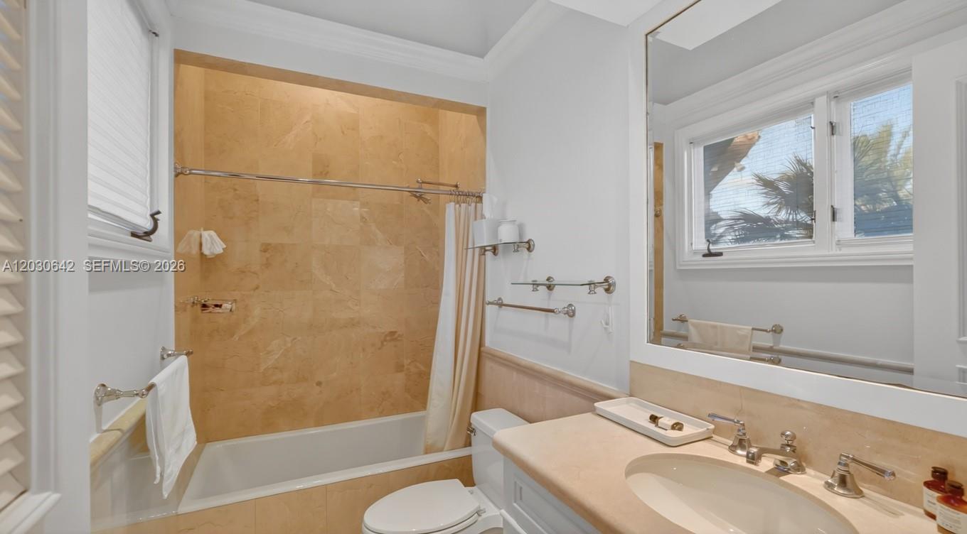 260 Cape Florida Dr Key Biscayne, FL 33149